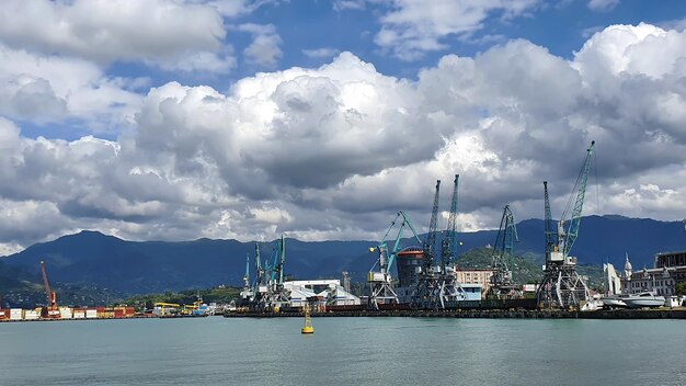 Panorâmica do Porto com nuvens